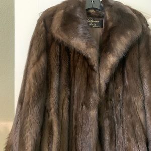 Crown Russian Sable in dark brown that’s in excellent condition.